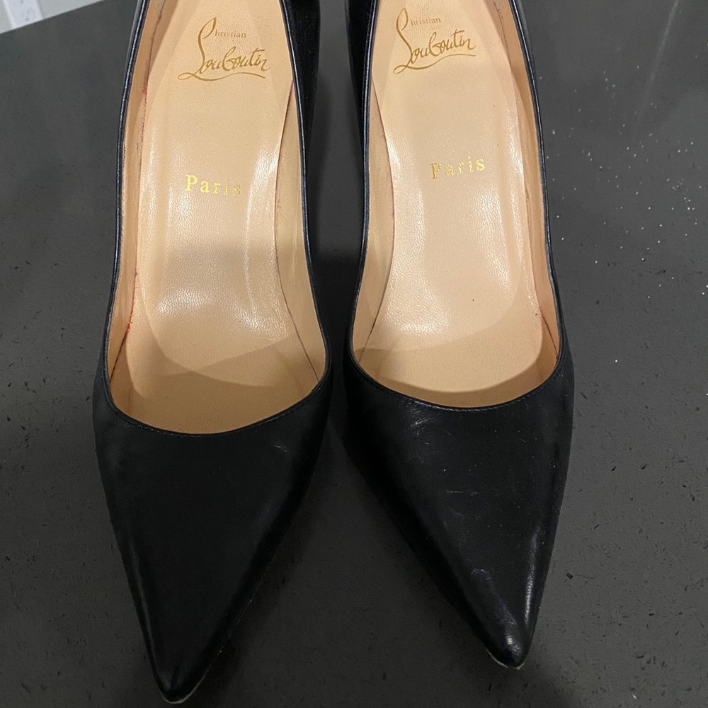 stiletto red bottom shoes